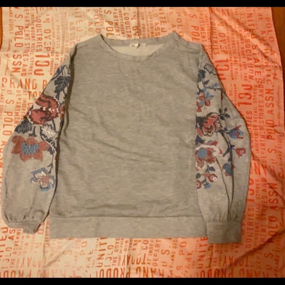 Sweatshirt - Picture 4 of 4